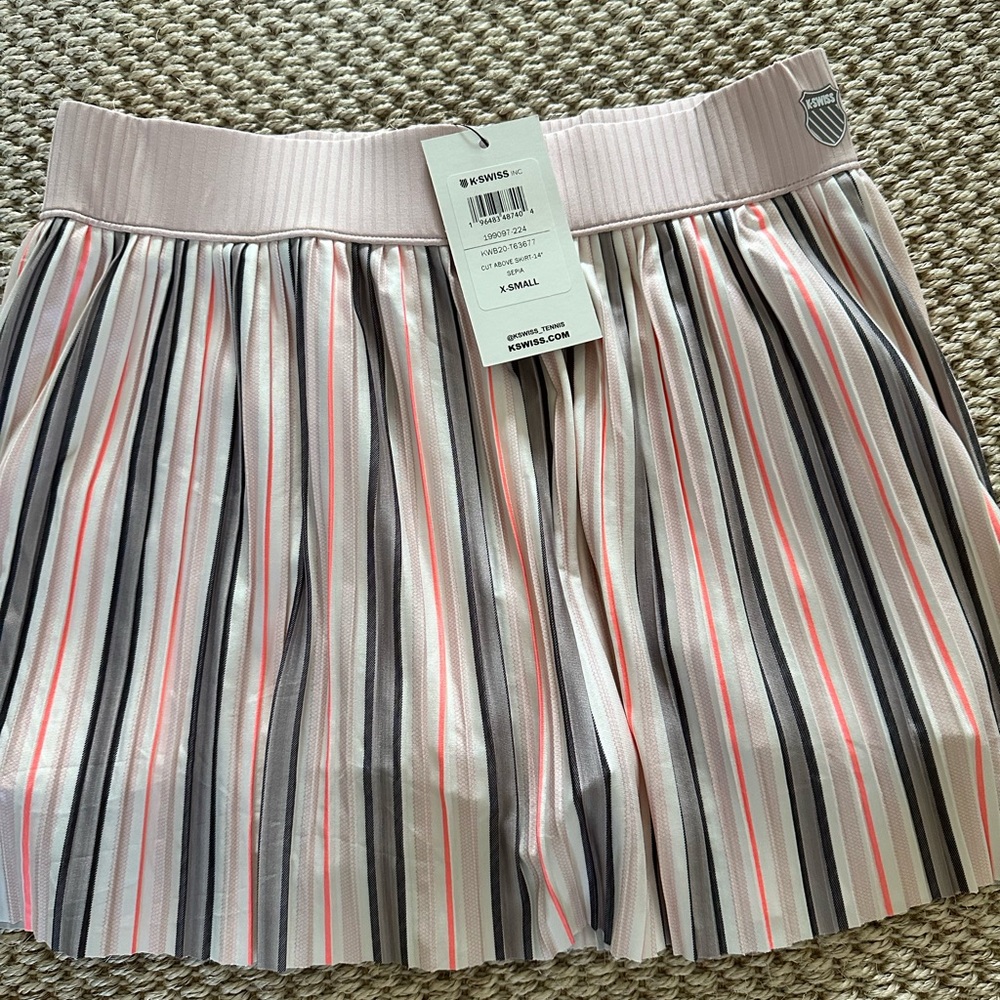 K-Swiss cut above skirt. Size xsmall.